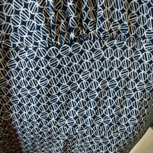 Suzie couture long sleeved v neck dress - Picture 5 of 6